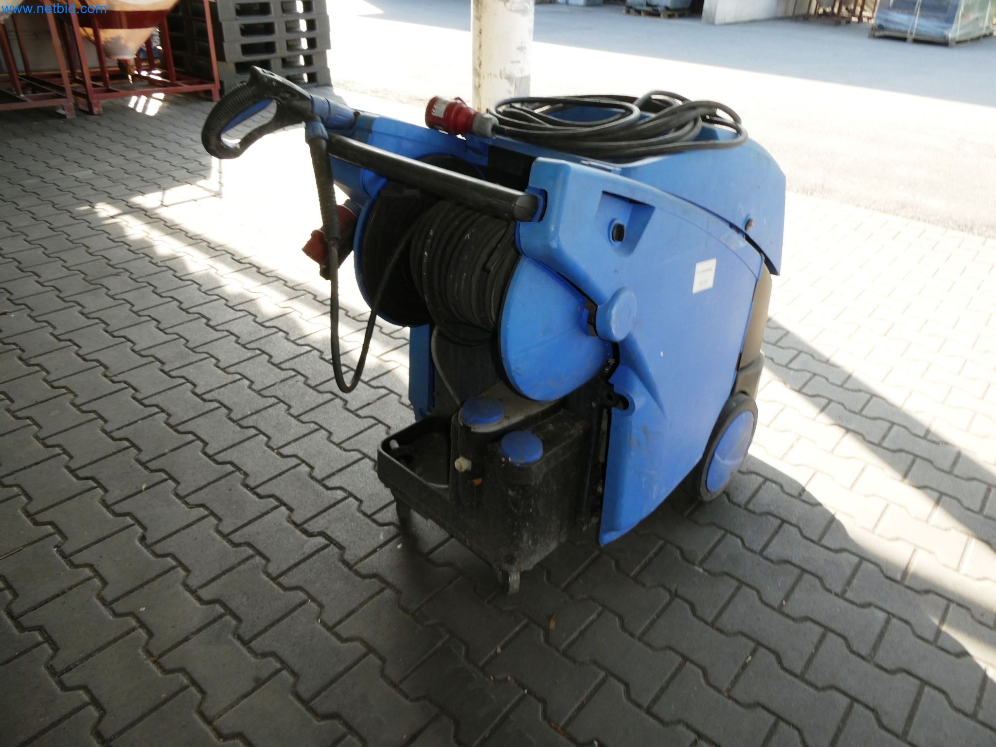 Stroje z oblasti povrchových technologií-2