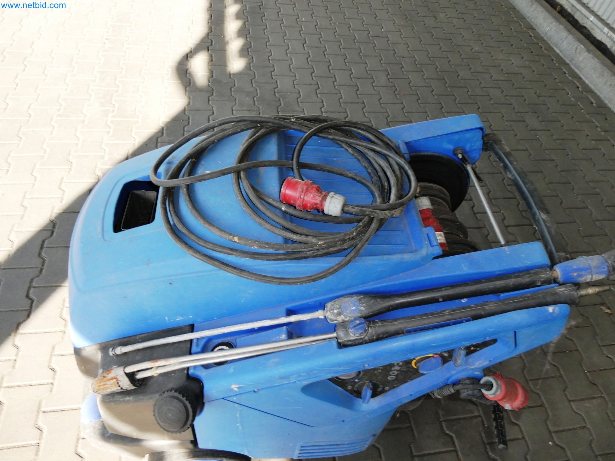 Stroje z oblasti povrchových technologií-4