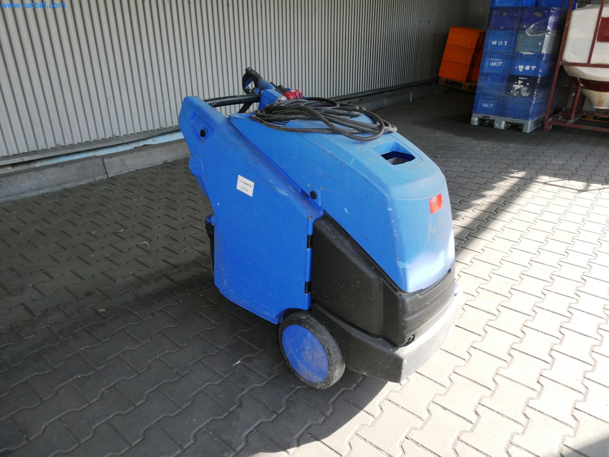 Stroje z oblasti povrchových technologií-7