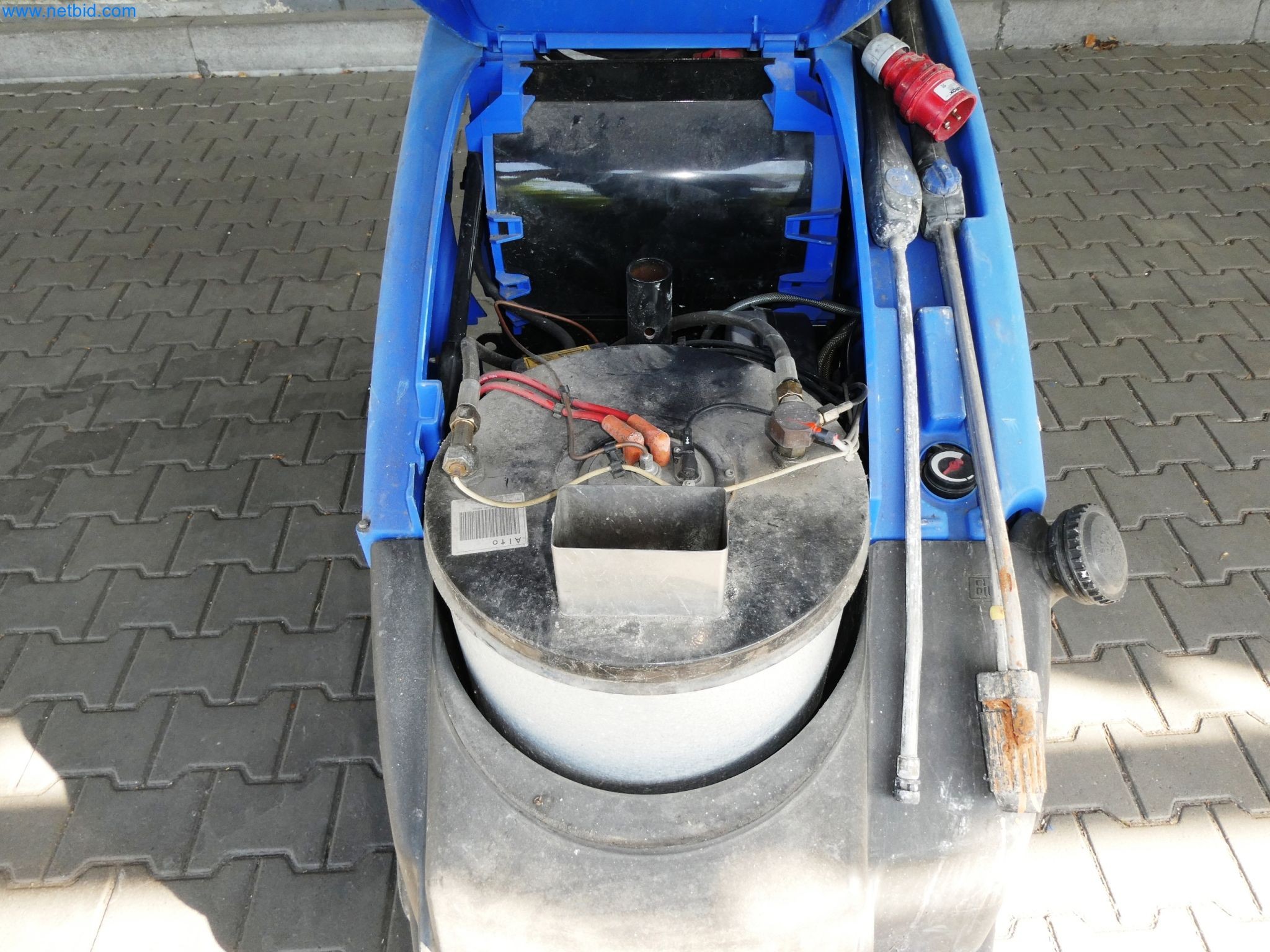 Stroje z oblasti povrchových technologií-8