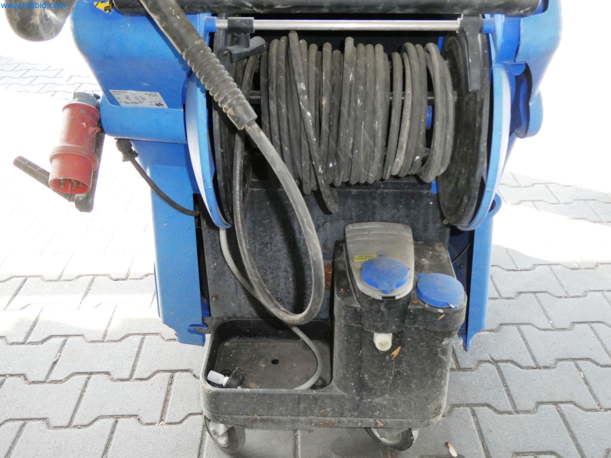 Stroje z oblasti povrchových technologií-9