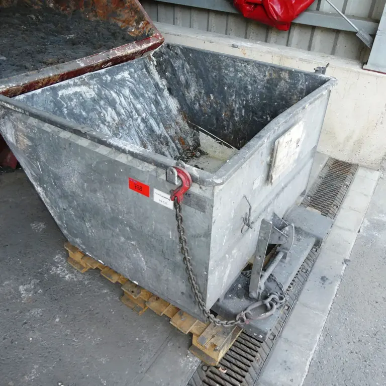 2 Chip tipping container