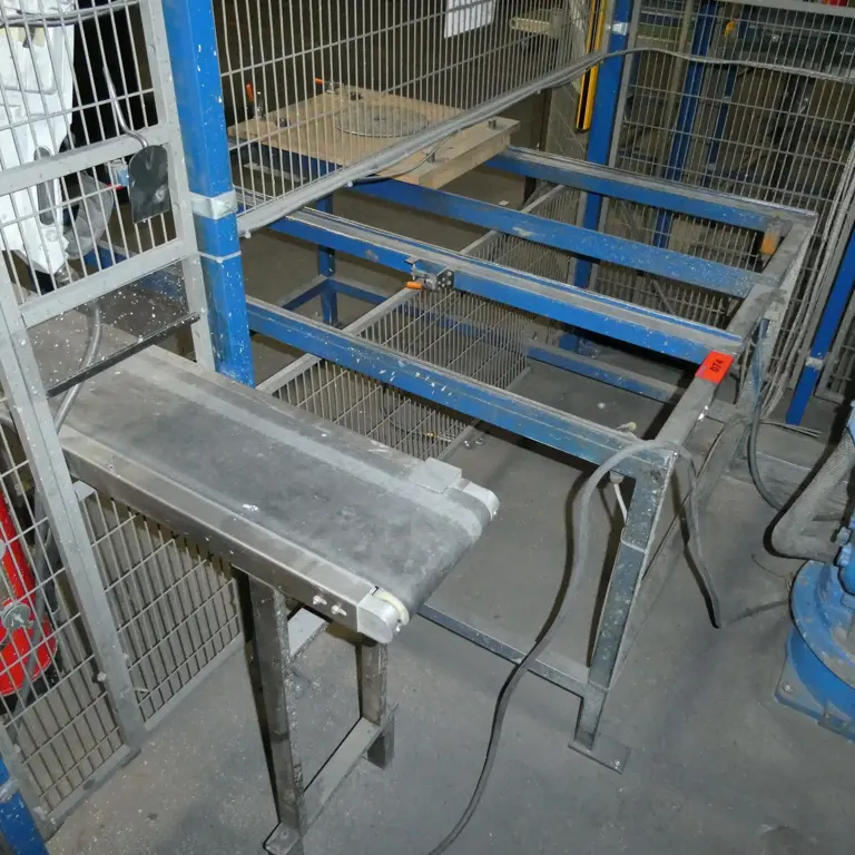 Load carrier table
