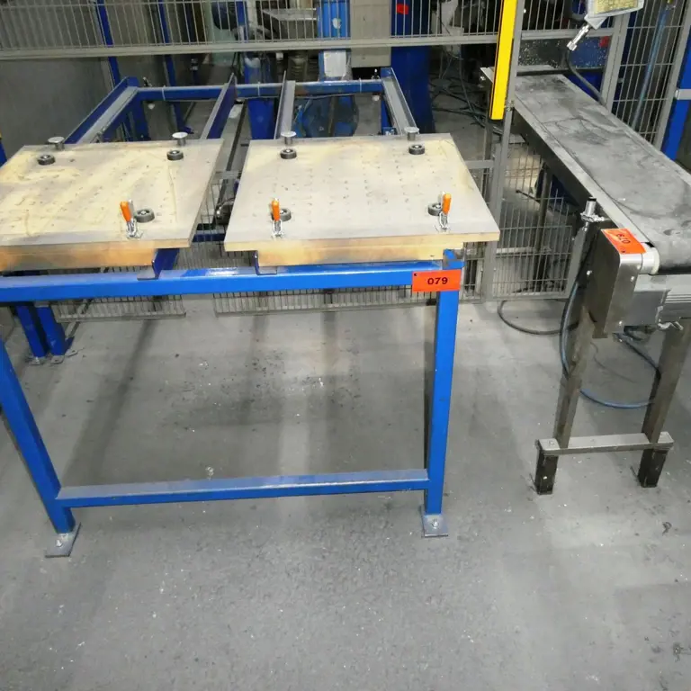 Load carrier table
