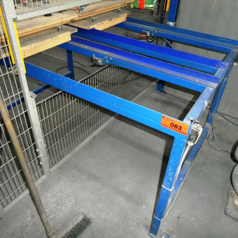 Load carrier table
