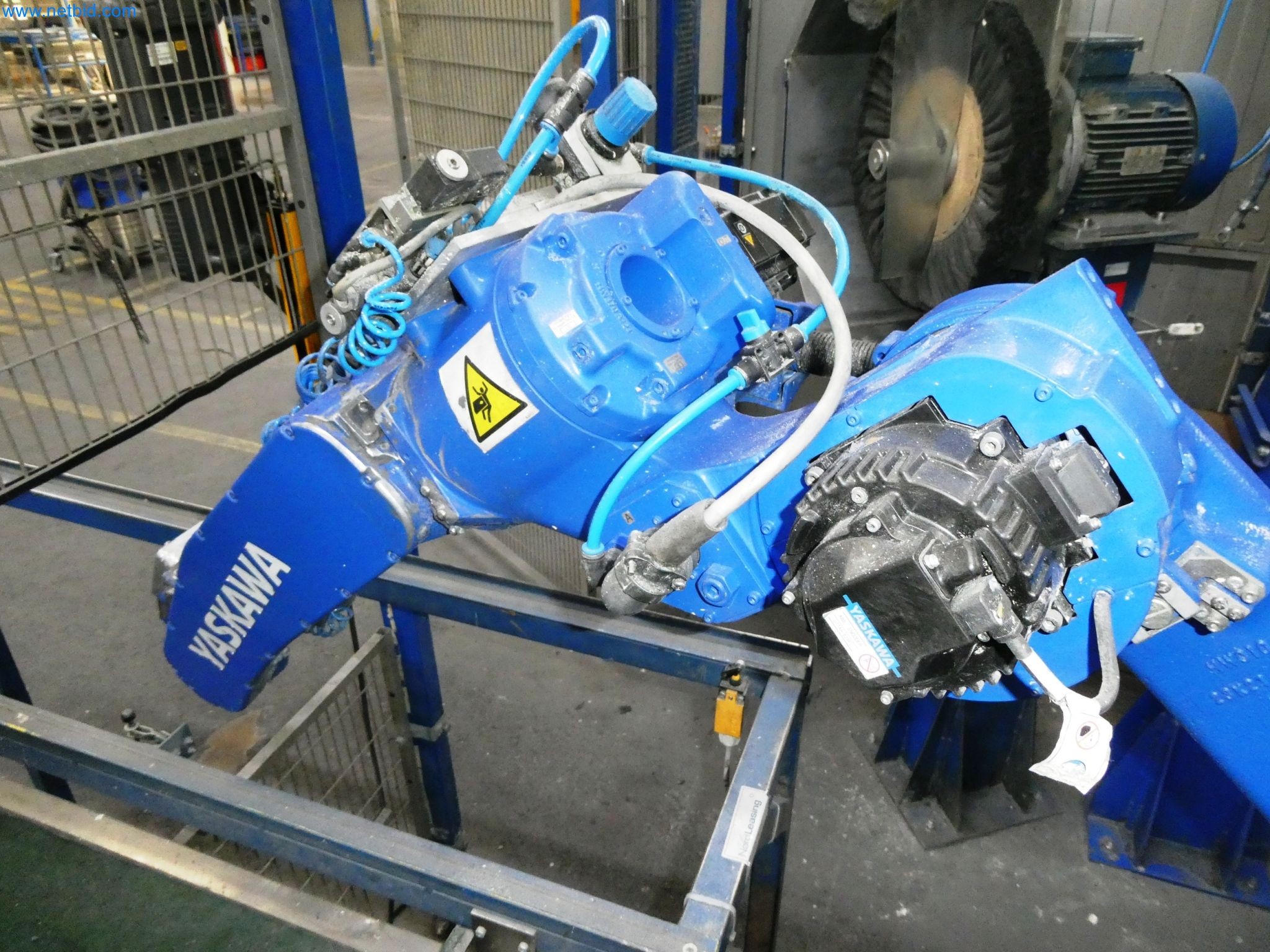 Maszyny z sektora technologii powierzchni-11