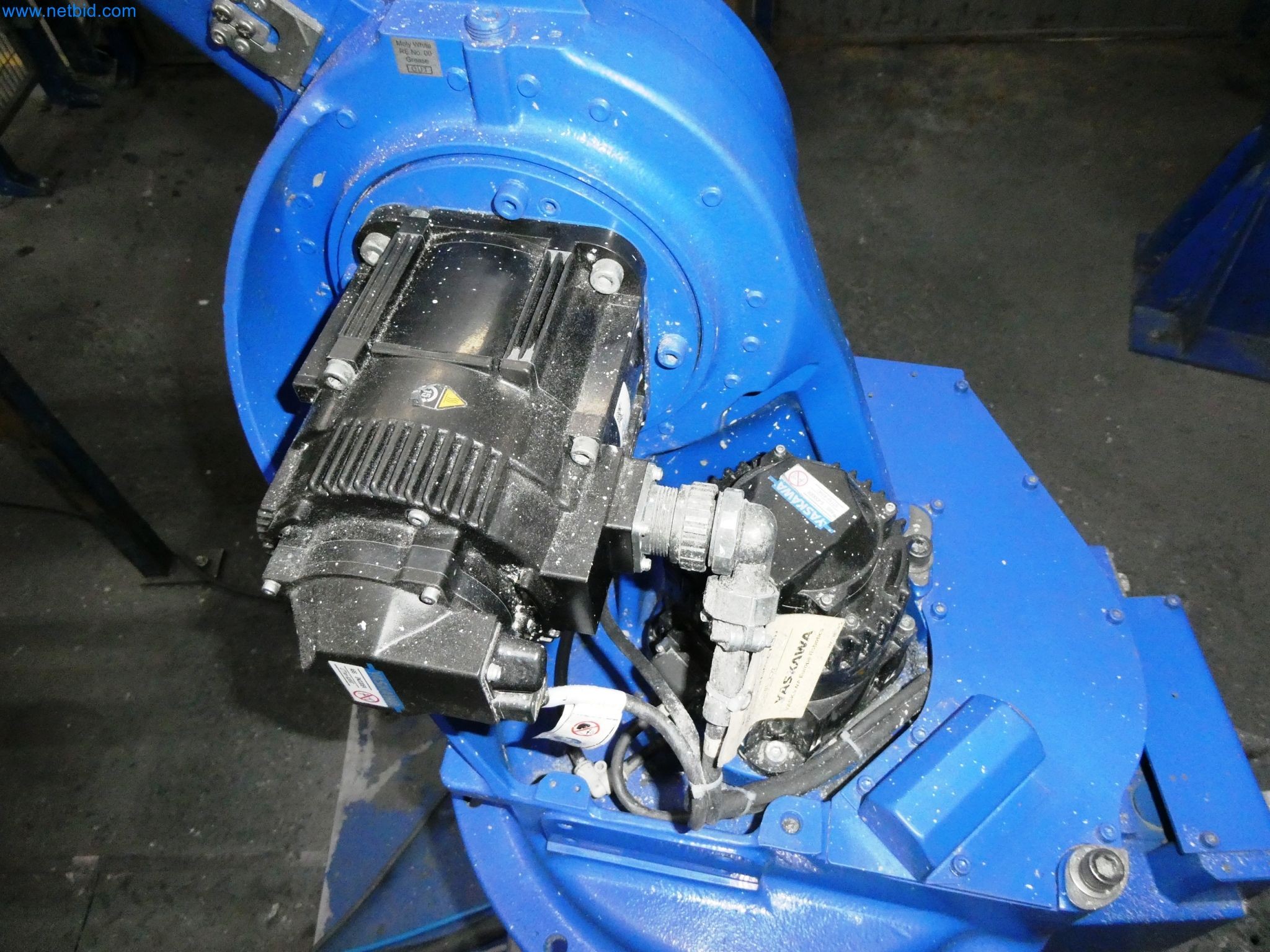 Maszyny z sektora technologii powierzchni-14