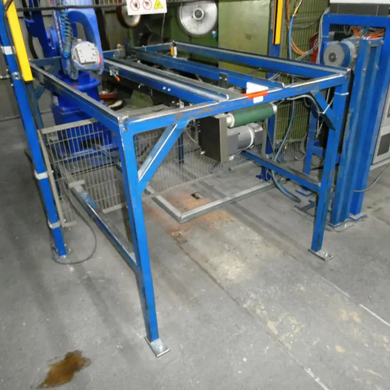 Load carrier table
