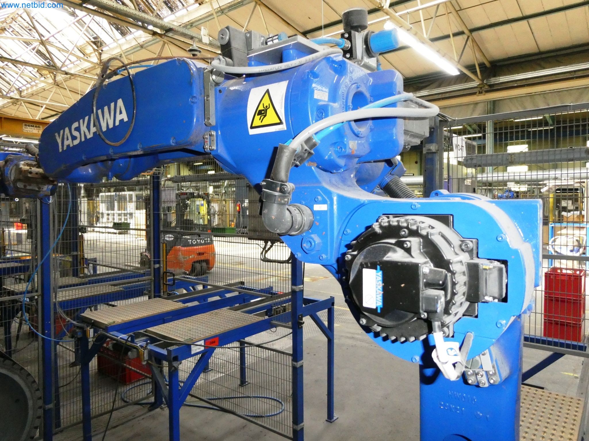 Maszyny z sektora technologii powierzchni-9