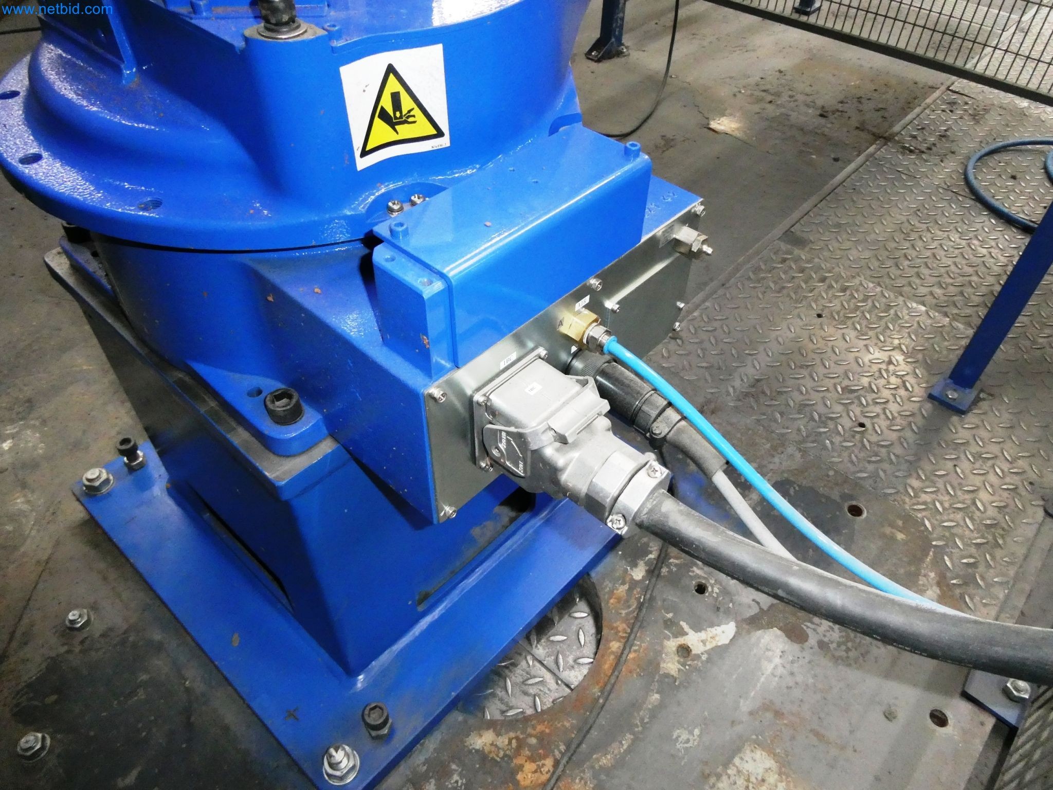 Maszyny z sektora technologii powierzchni-5