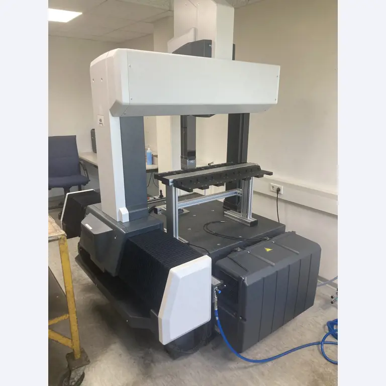 Współrzędnościowa maszyna pomiarowa CNC w konstrukcji portalowej i produkcyjny system pomiarowy KEYENCE-2