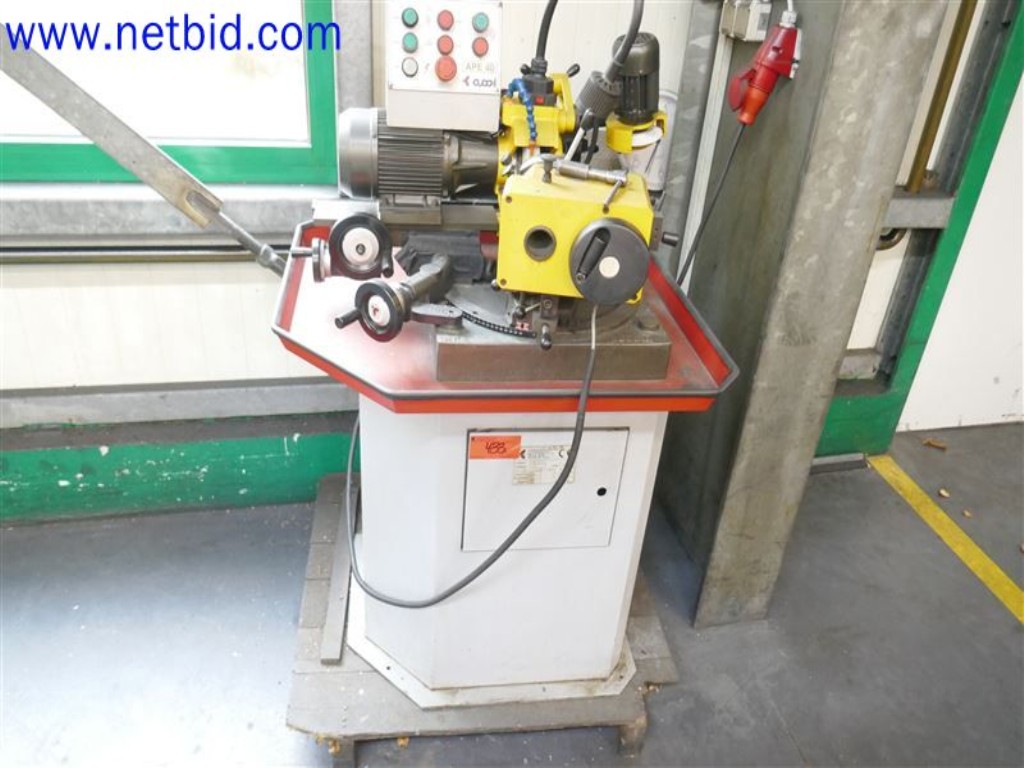 Delovna in pisarniška oprema - strojništvo-1