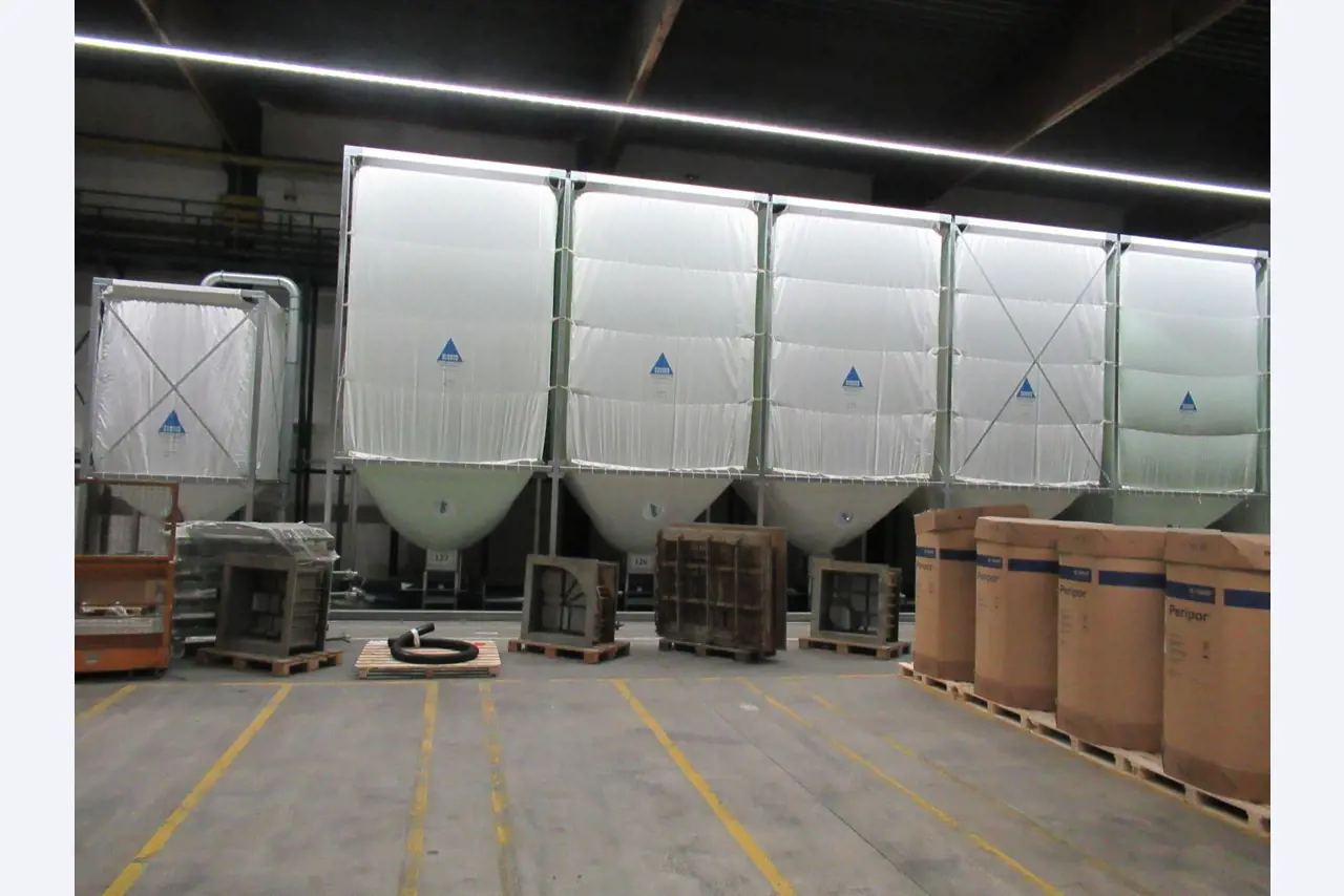 Máquinas para a produção de materiais de isolamento, peças de espuma EPS / componentes de espuma de partículas-2