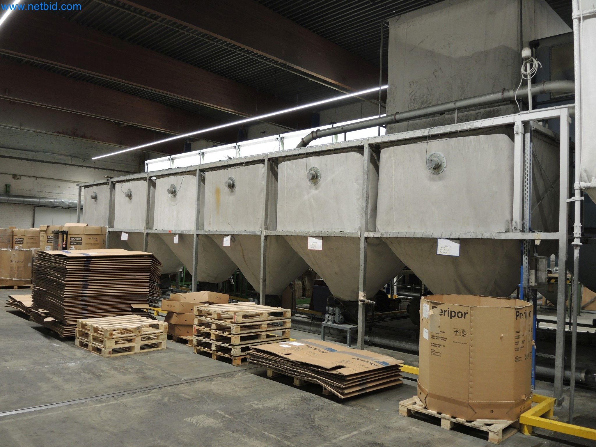 Máquinas para a produção de materiais de isolamento, peças de espuma EPS / componentes de espuma de partículas-1