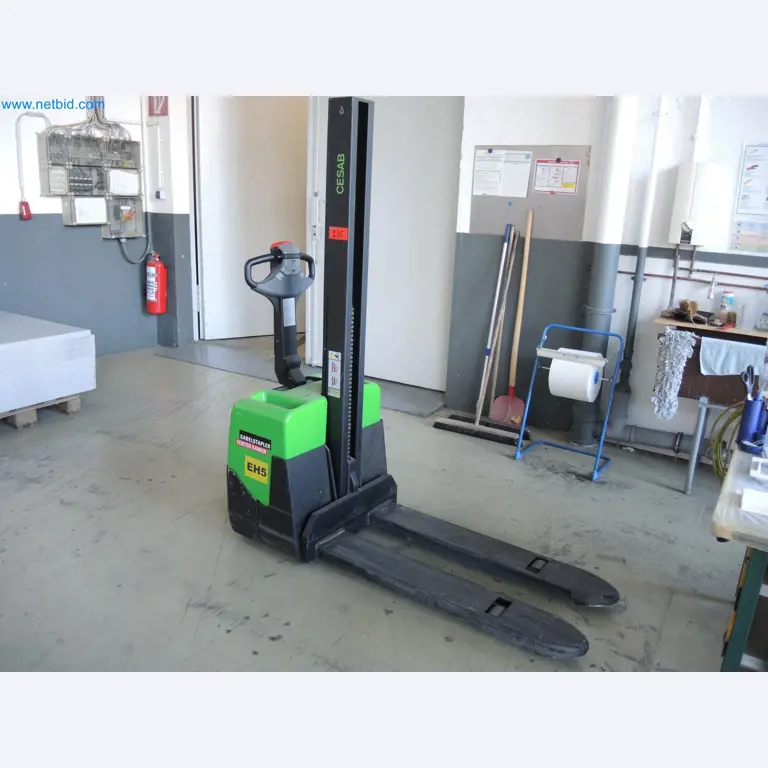 Machines for the production of insulation materials, EPS foam parts / particle foam components-1