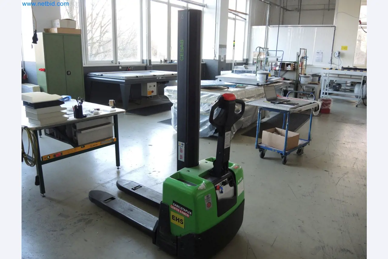 Machines for the production of insulation materials, EPS foam parts / particle foam components-4