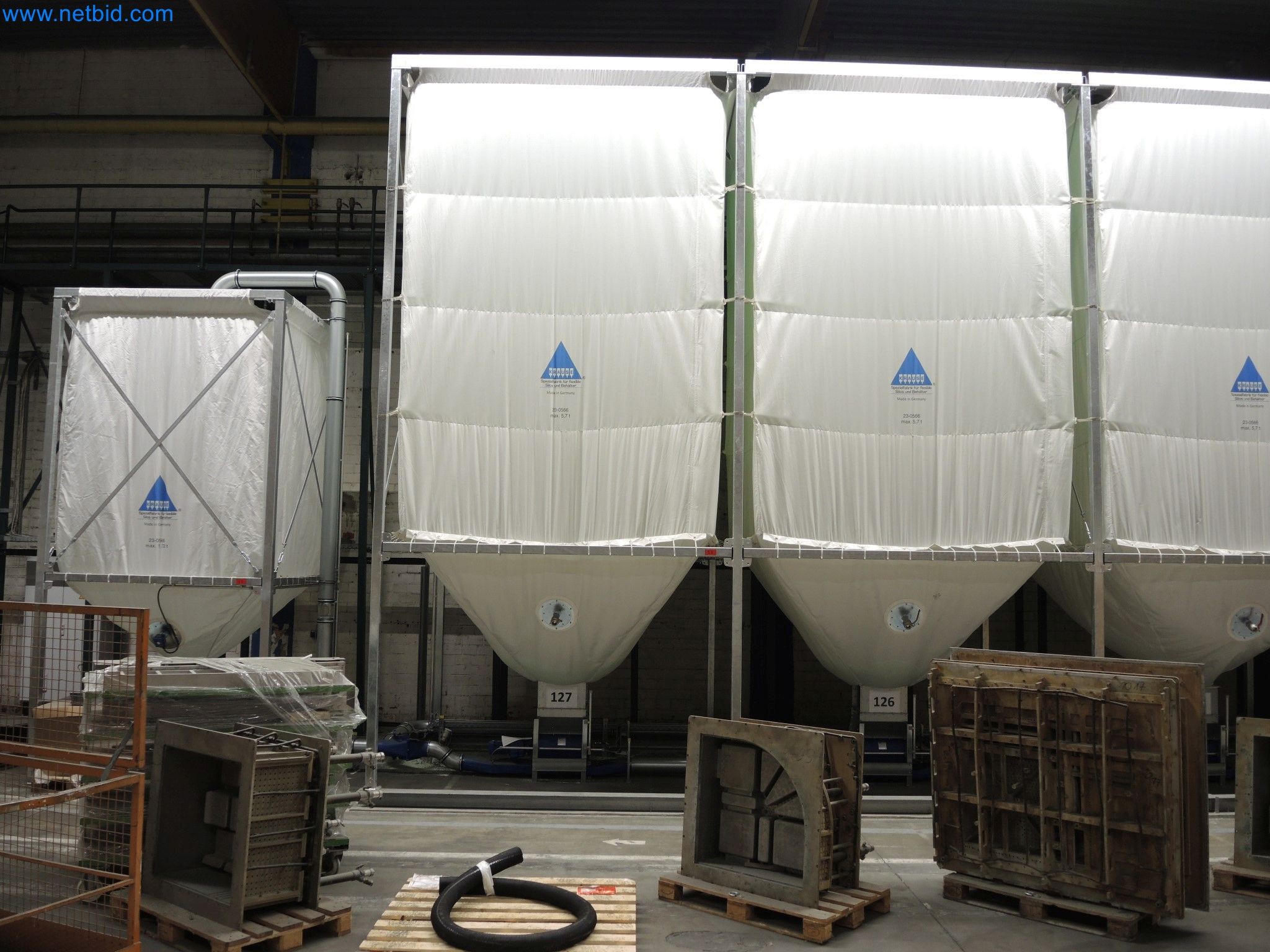 Machines for the production of insulation materials, EPS foam parts / particle foam components-2