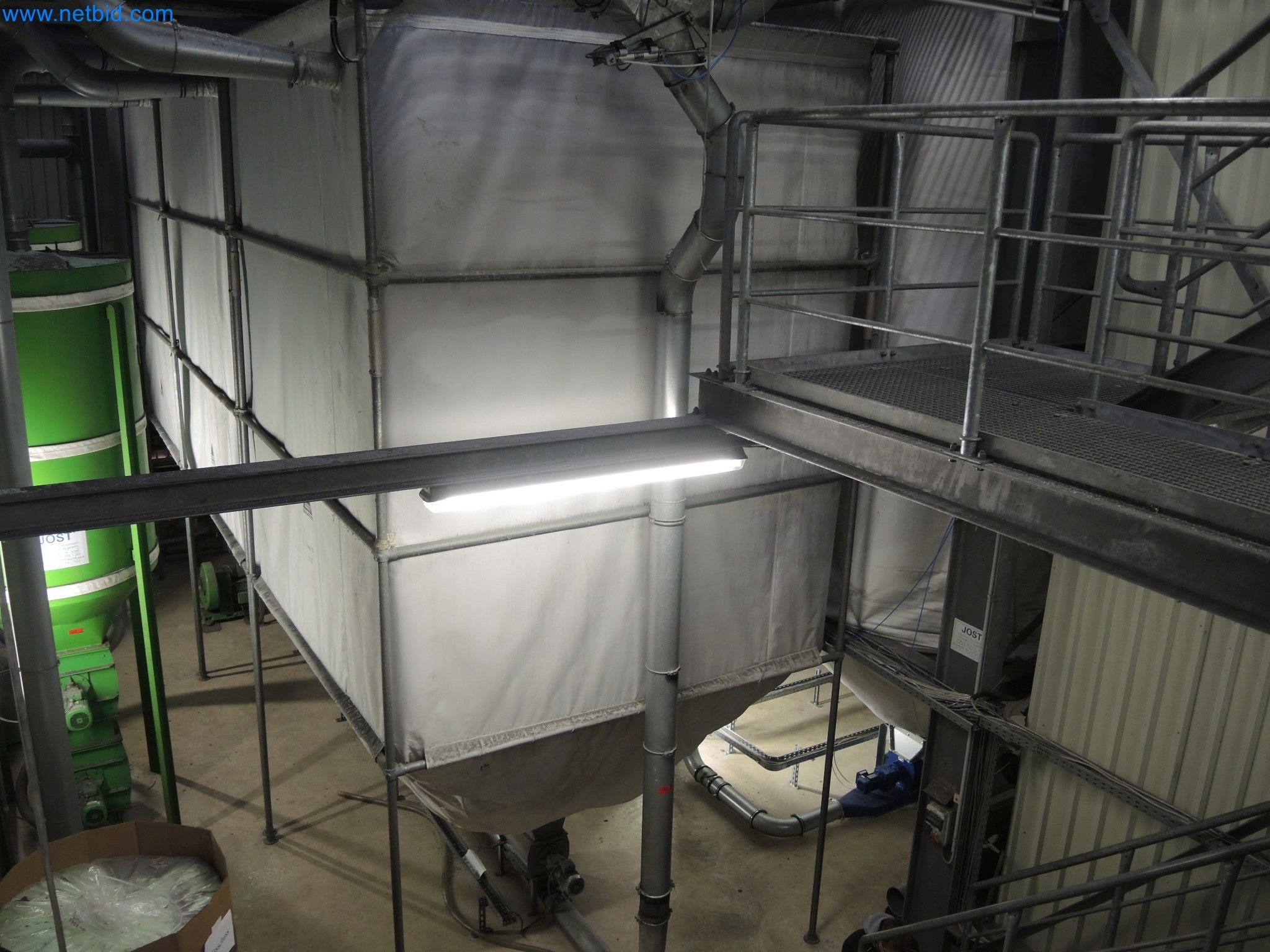 Machines for the production of insulation materials, EPS foam parts / particle foam components-1