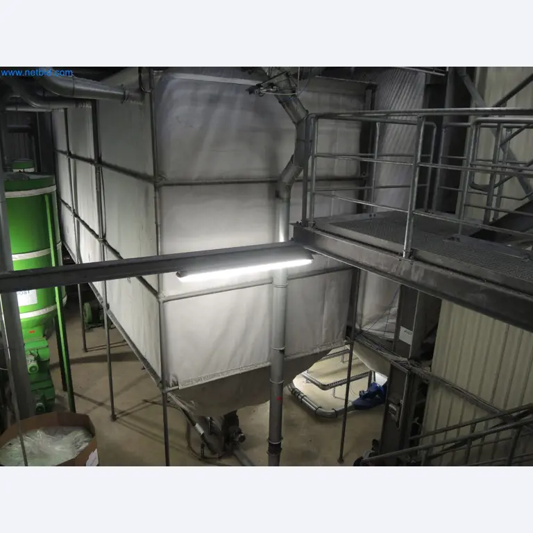 Machines for the production of insulation materials, EPS foam parts / particle foam components-1