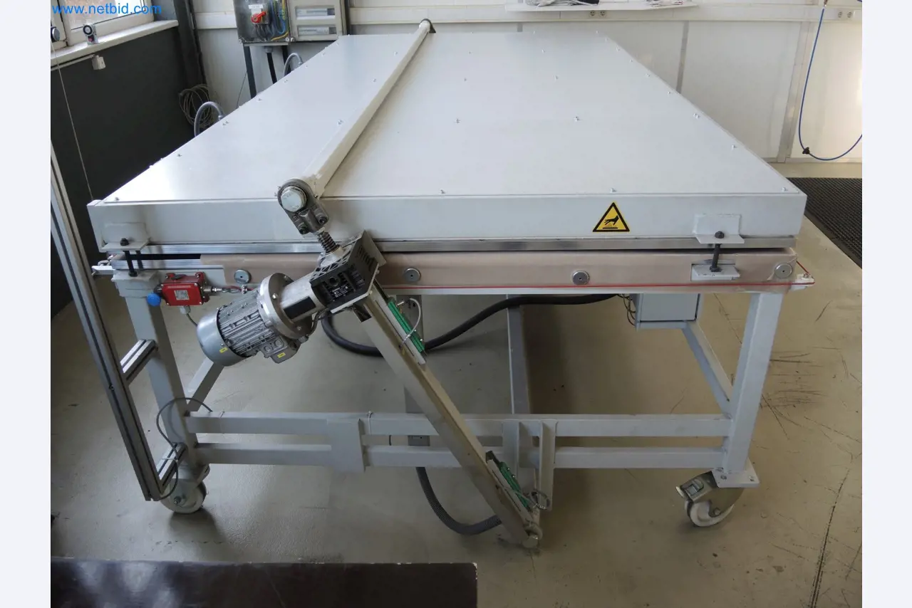 Machines for the production of insulation materials, EPS foam parts / particle foam components-1