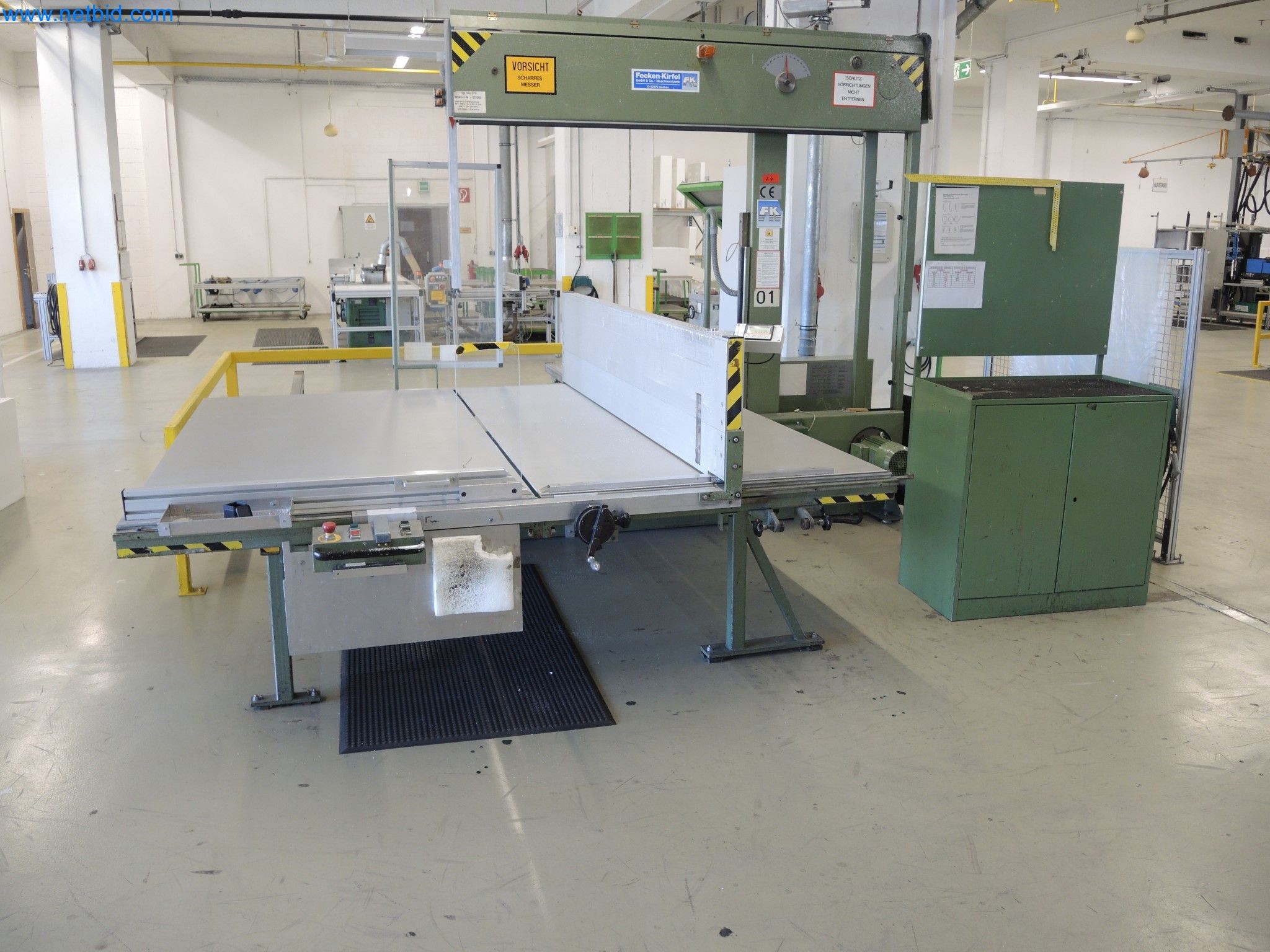 Machines for the production of insulation materials, EPS foam parts / particle foam components-1