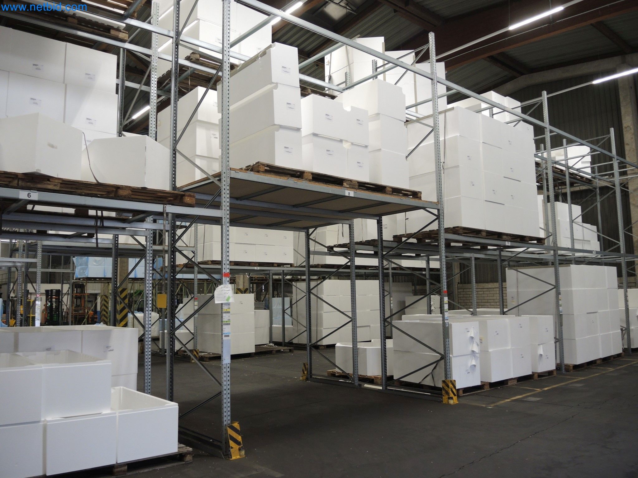 Machines for the production of insulation materials, EPS foam parts / particle foam components-1