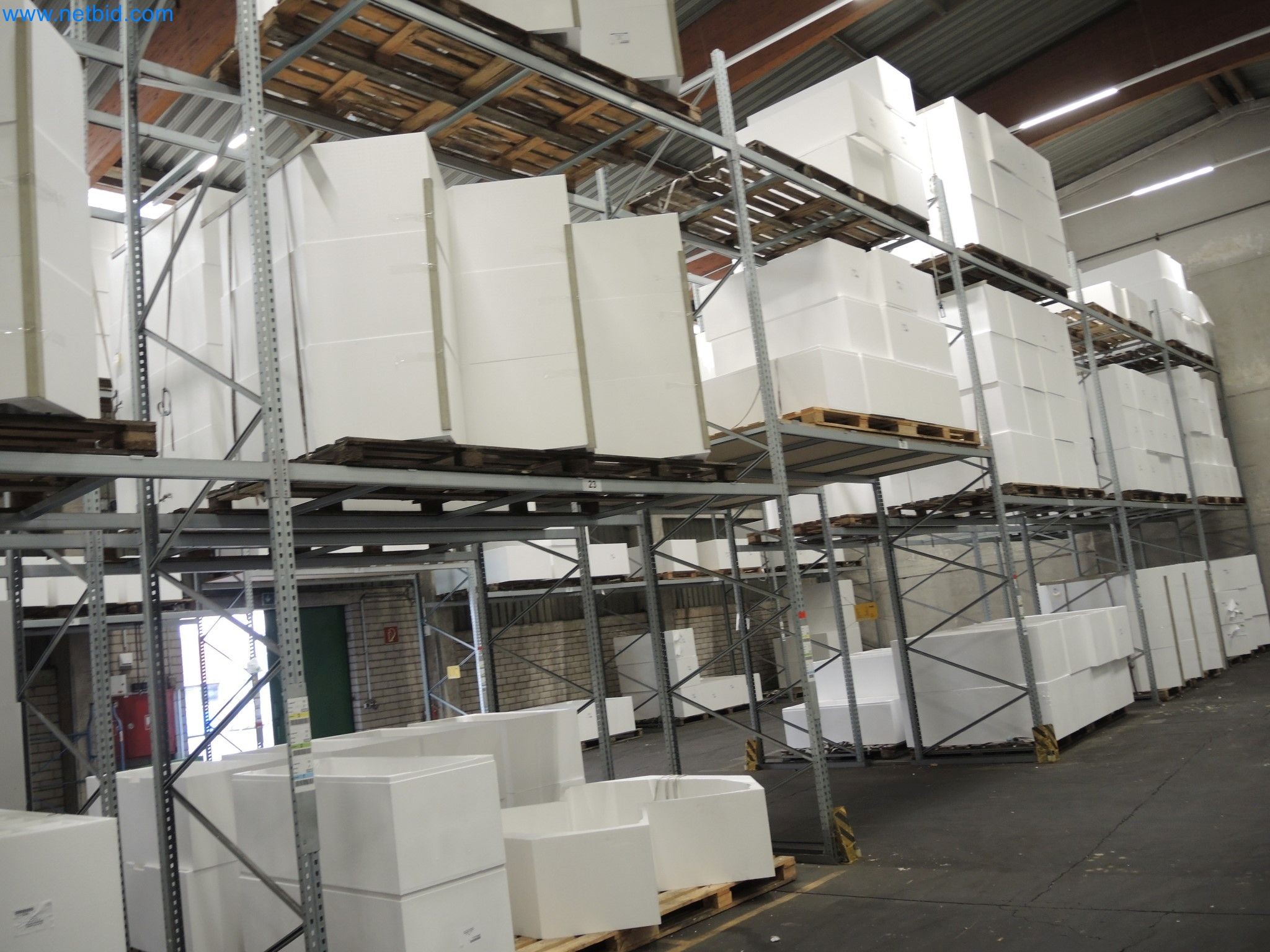 Machines for the production of insulation materials, EPS foam parts / particle foam components-1