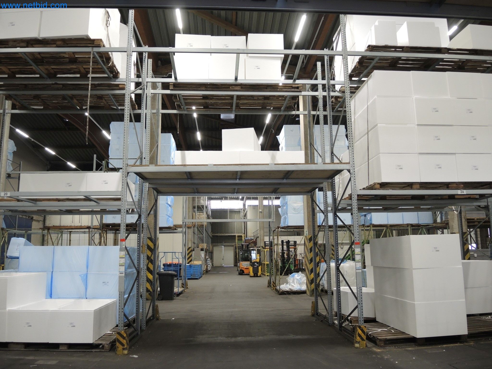 Machines for the production of insulation materials, EPS foam parts / particle foam components-3