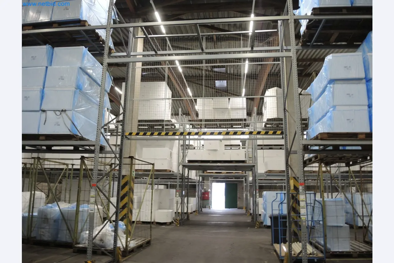 Machines for the production of insulation materials, EPS foam parts / particle foam components-1