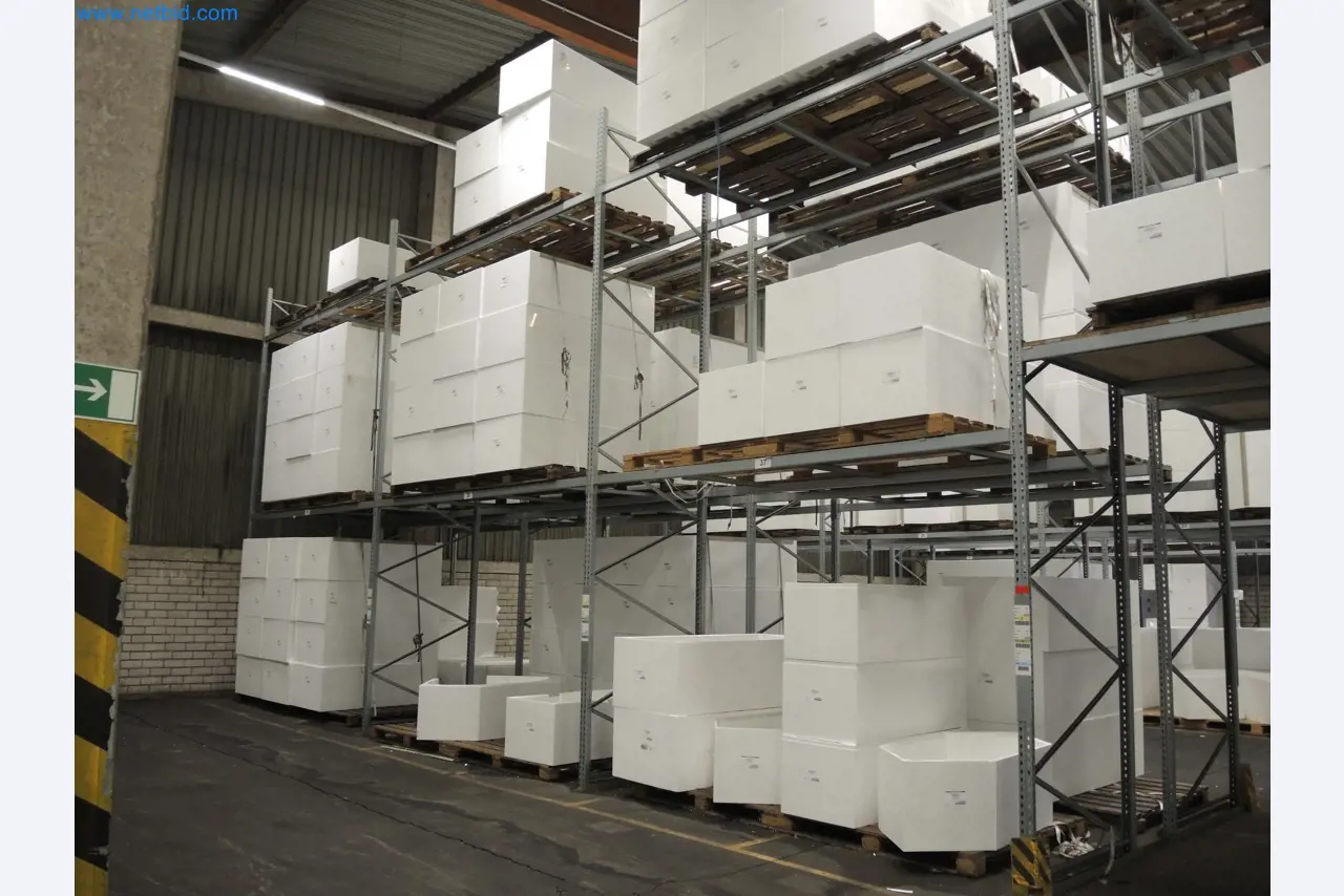 Machines for the production of insulation materials, EPS foam parts / particle foam components-2