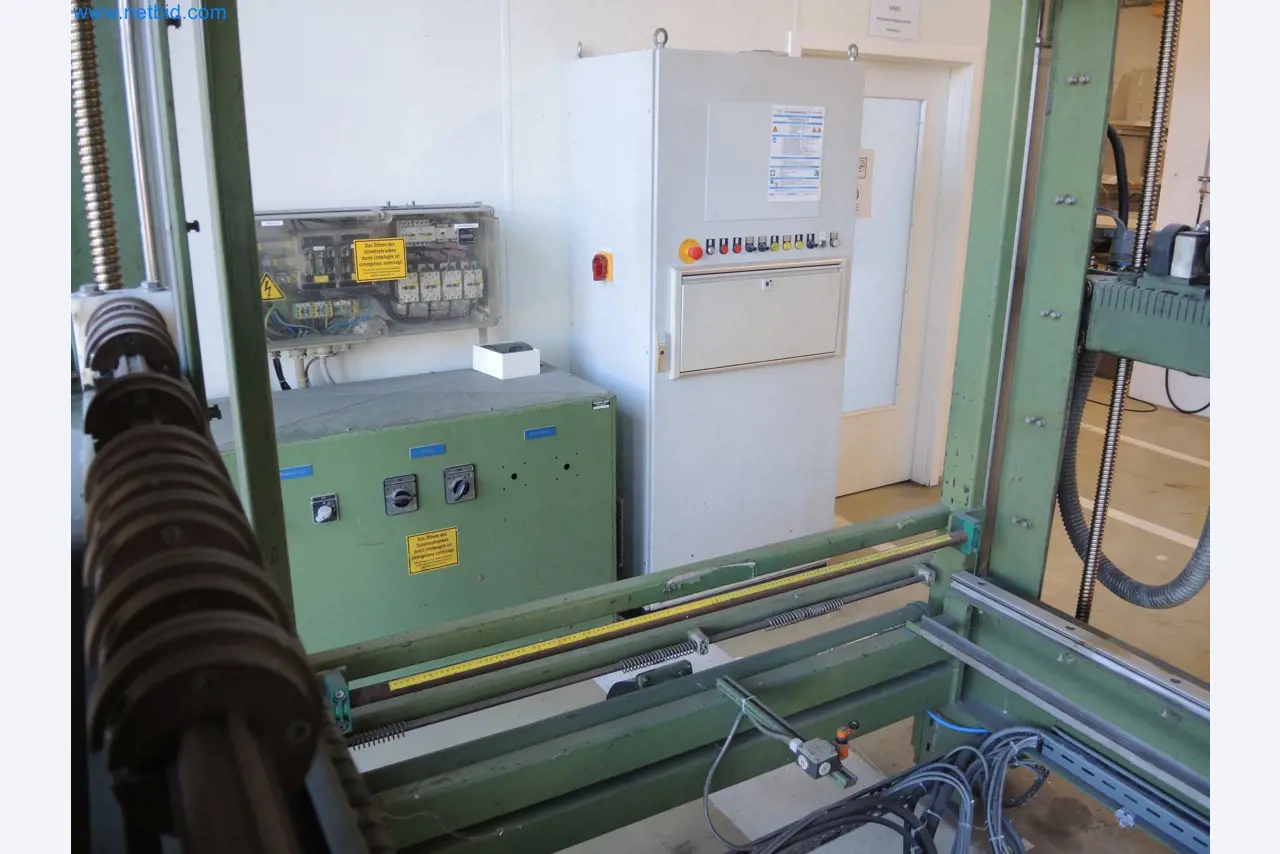 Machines for the production of insulation materials, EPS foam parts / particle foam components-4