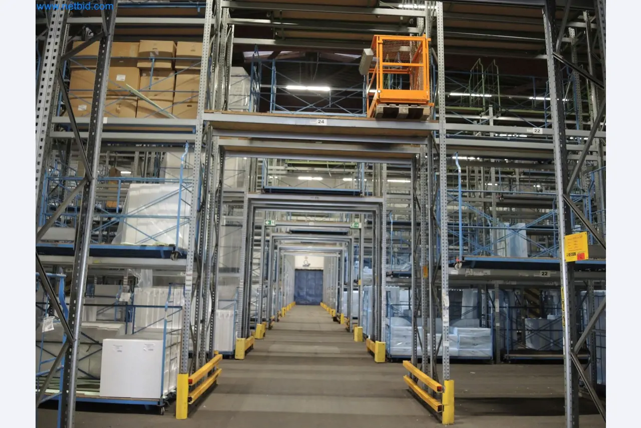 Machines for the production of insulation materials, EPS foam parts / particle foam components-1