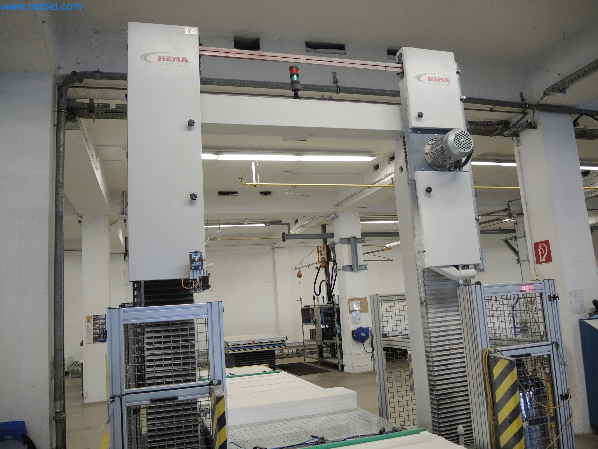 Machines for the production of insulation materials, EPS foam parts / particle foam components-1