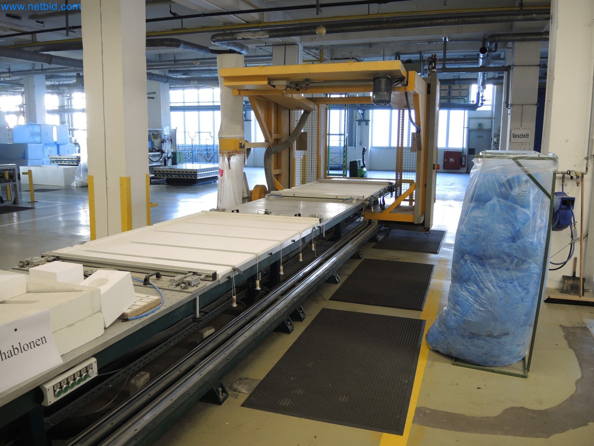 Machines for the production of insulation materials, EPS foam parts / particle foam components-1