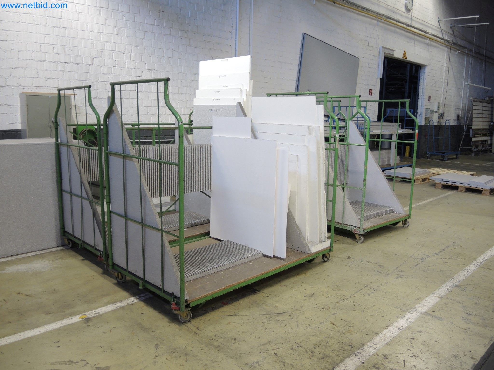 Machines for the production of insulation materials, EPS foam parts / particle foam components-2