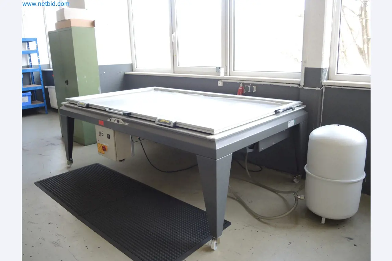 Machines for the production of insulation materials, EPS foam parts / particle foam components-1