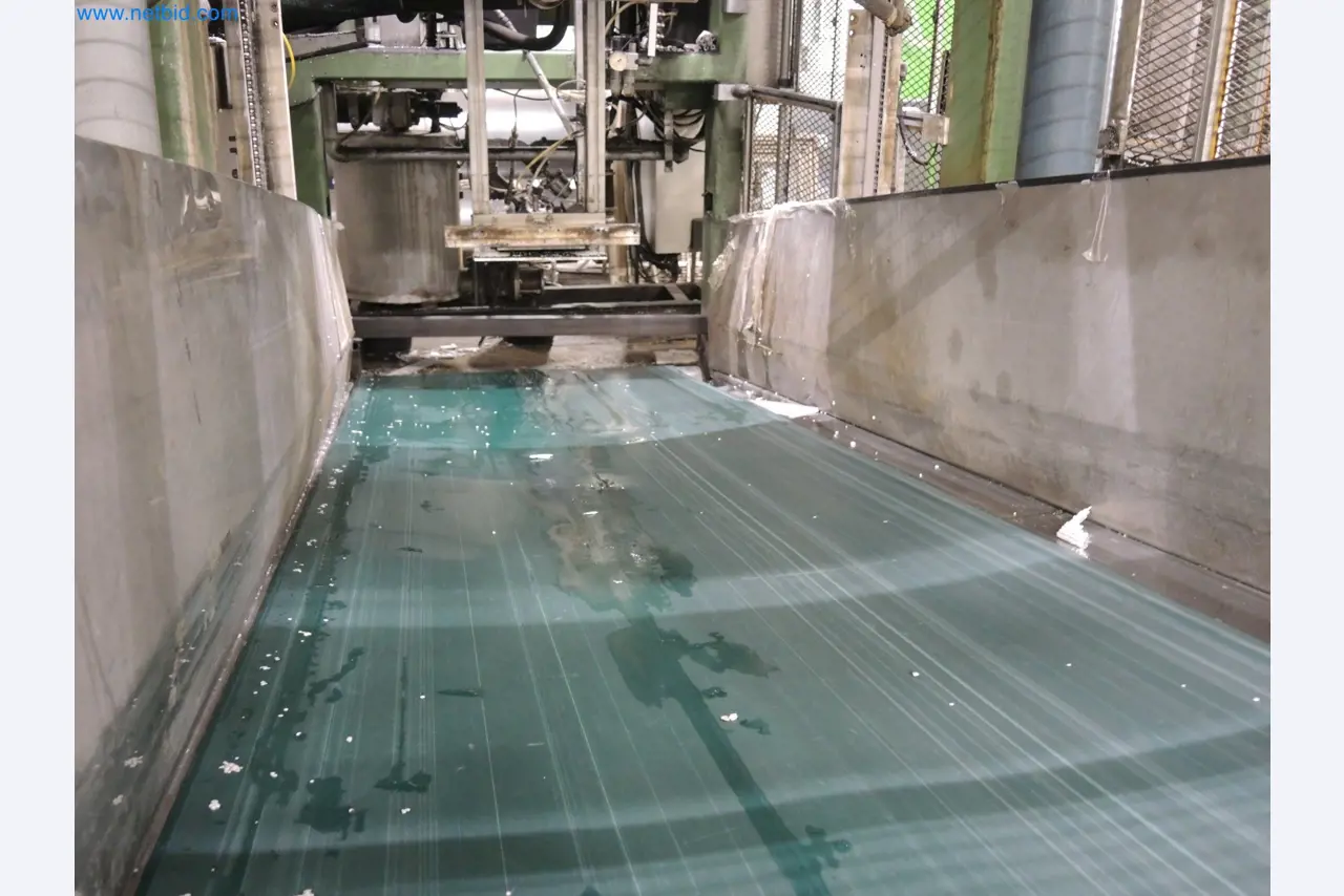 Machines for the production of insulation materials, EPS foam parts / particle foam components-2