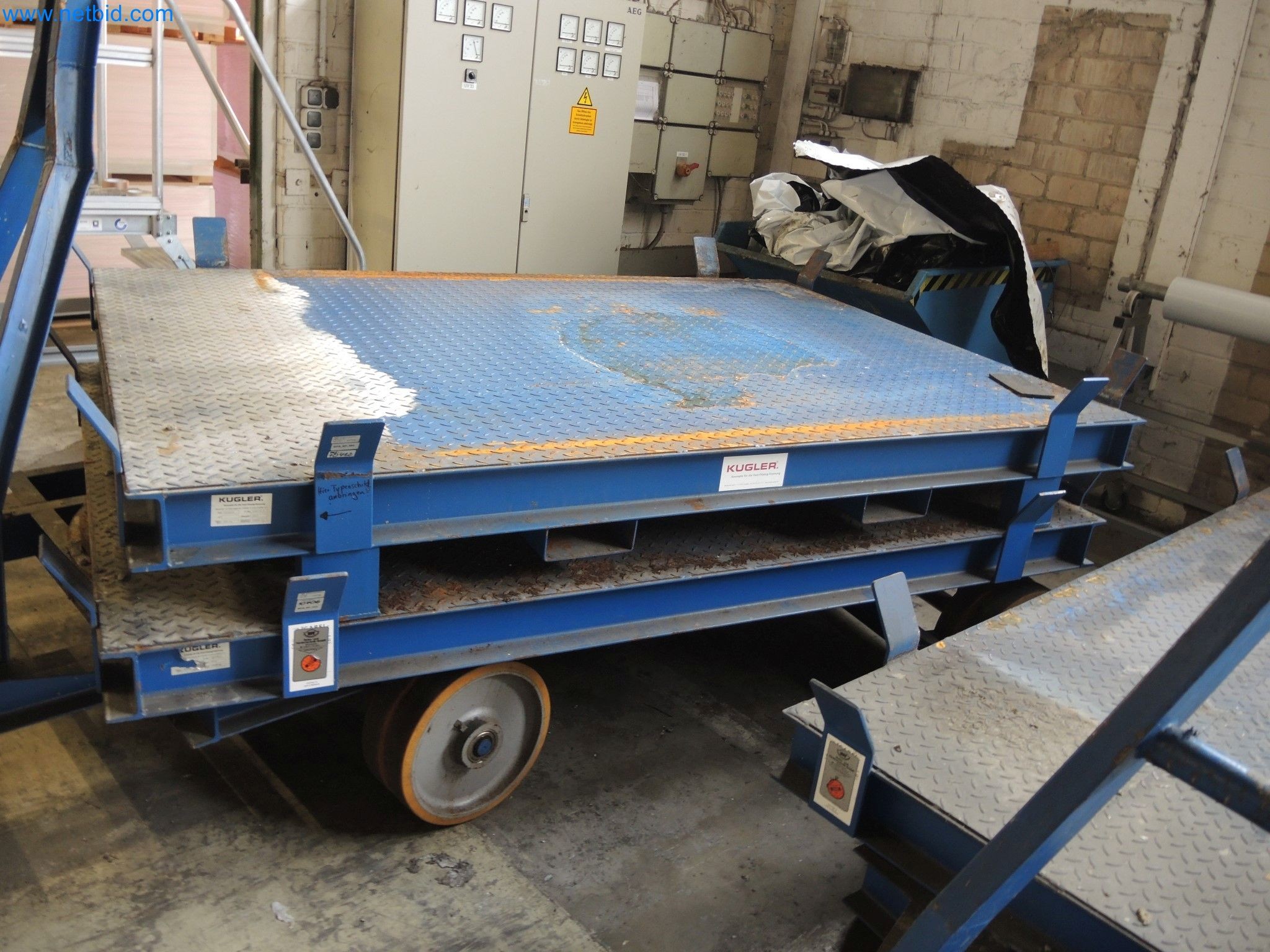 Machines for the production of insulation materials, EPS foam parts / particle foam components-2