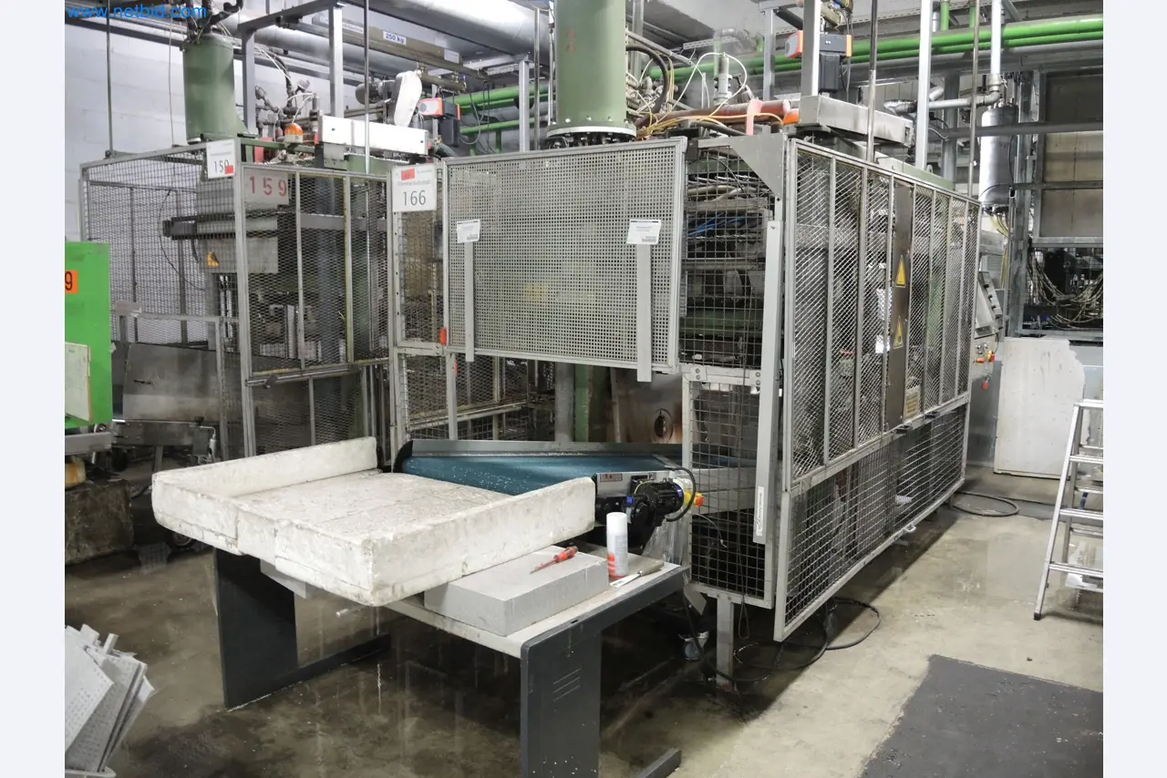 Machines for the production of insulation materials, EPS foam parts / particle foam components-1