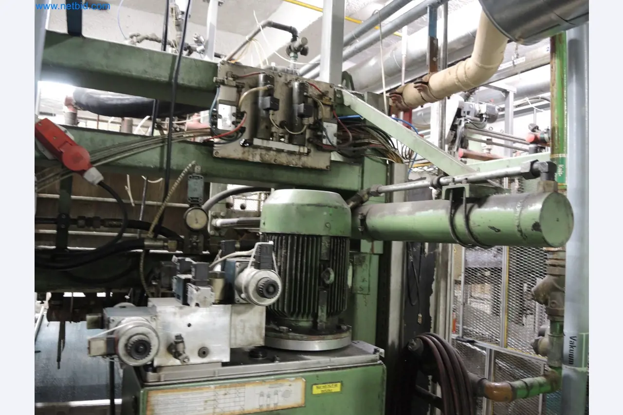 Machines for the production of insulation materials, EPS foam parts / particle foam components-3