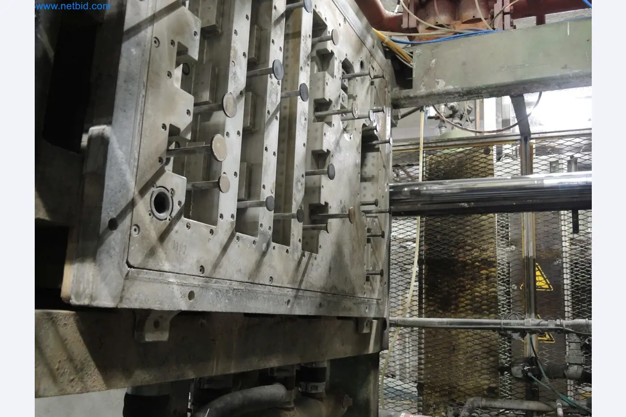 Machines for the production of insulation materials, EPS foam parts / particle foam components-4
