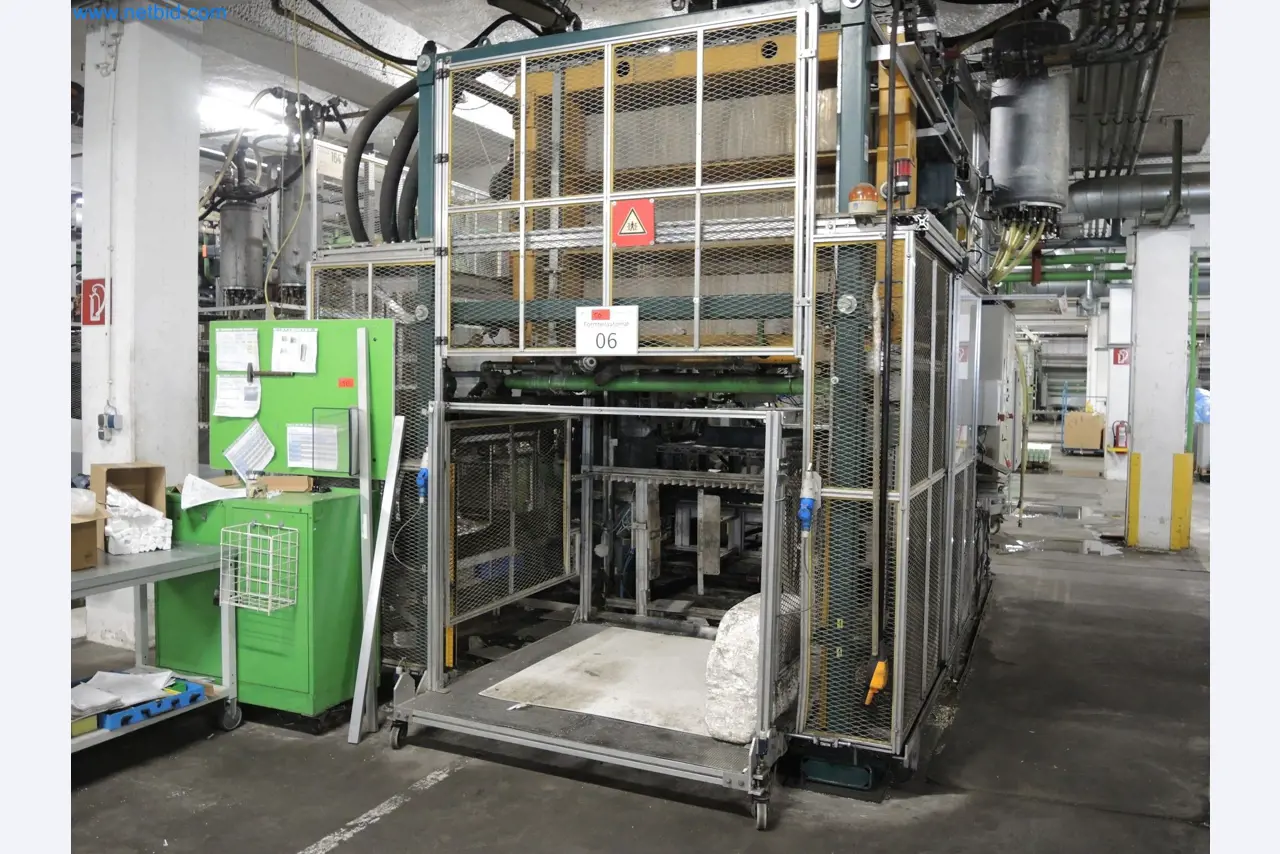 Machines for the production of insulation materials, EPS foam parts / particle foam components-1