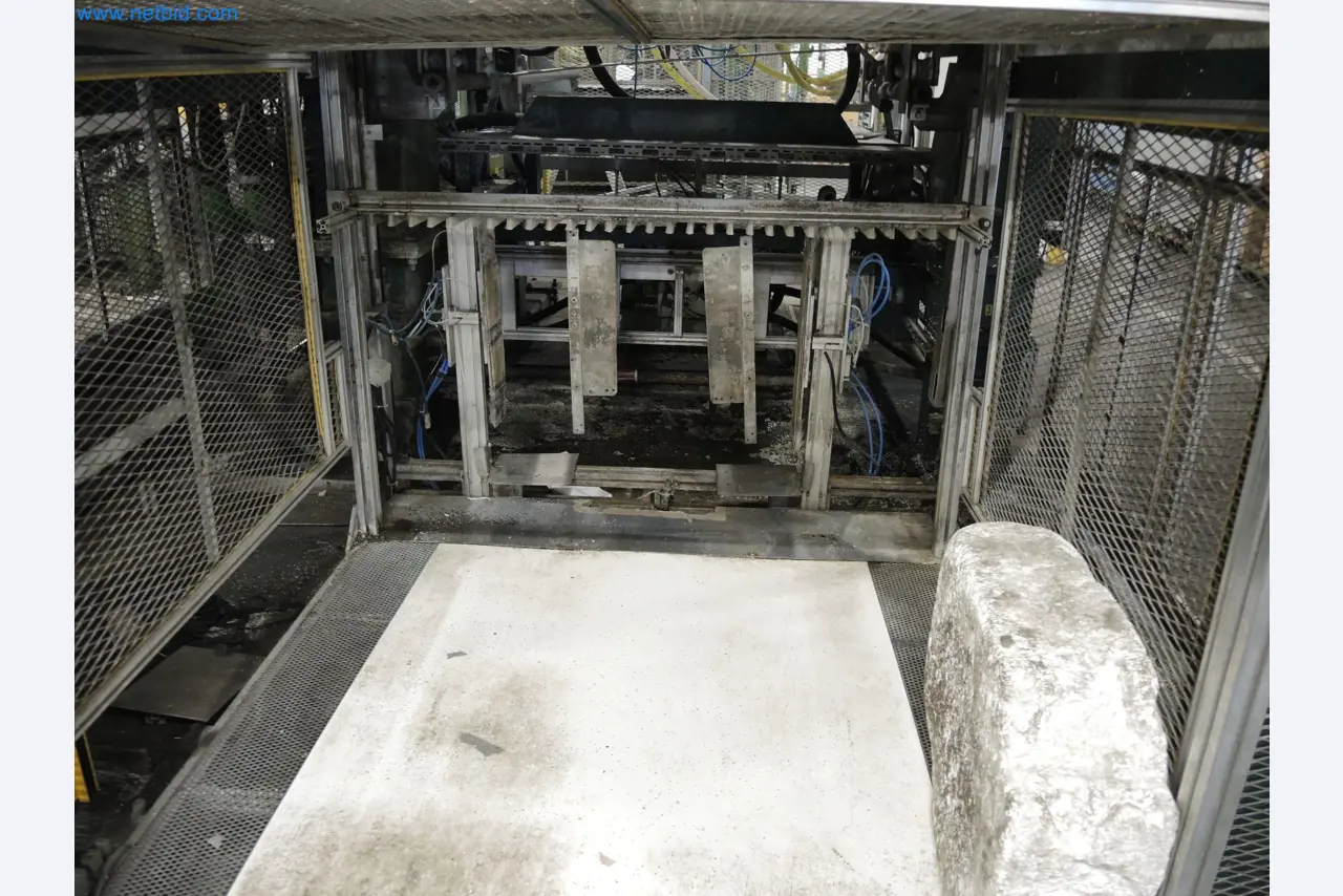 Machines for the production of insulation materials, EPS foam parts / particle foam components-2