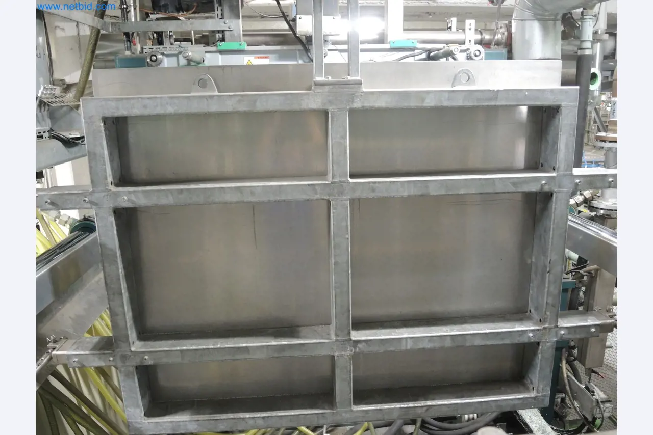 Machines for the production of insulation materials, EPS foam parts / particle foam components-2