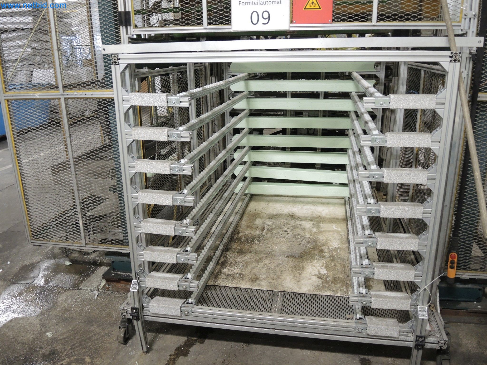 Machines for the production of insulation materials, EPS foam parts / particle foam components-3