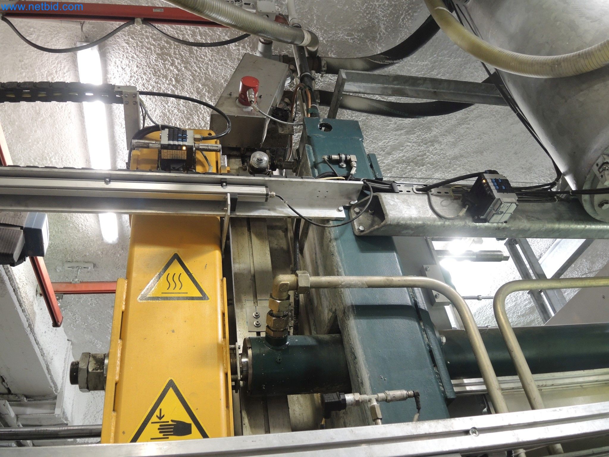 Machines for the production of insulation materials, EPS foam parts / particle foam components-7