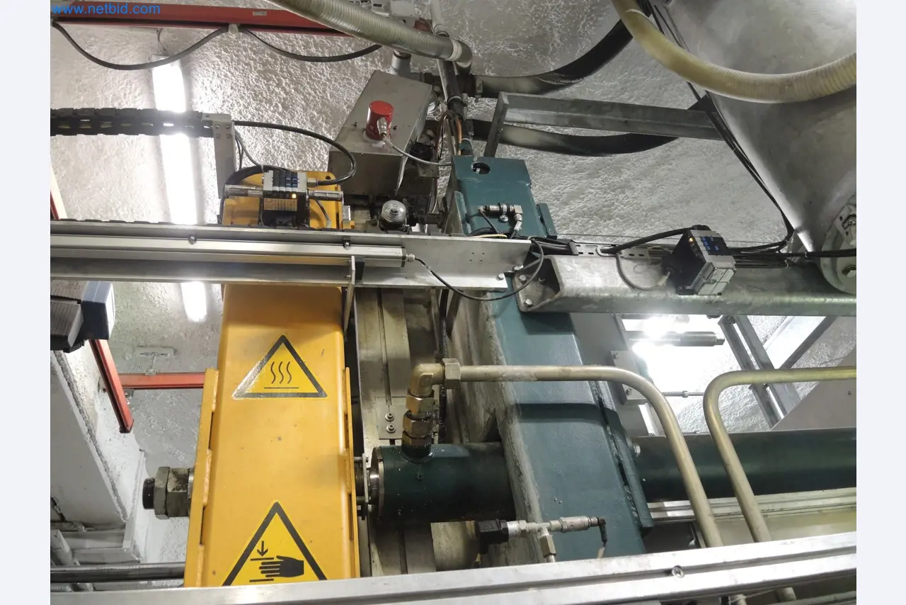 Machines for the production of insulation materials, EPS foam parts / particle foam components-7