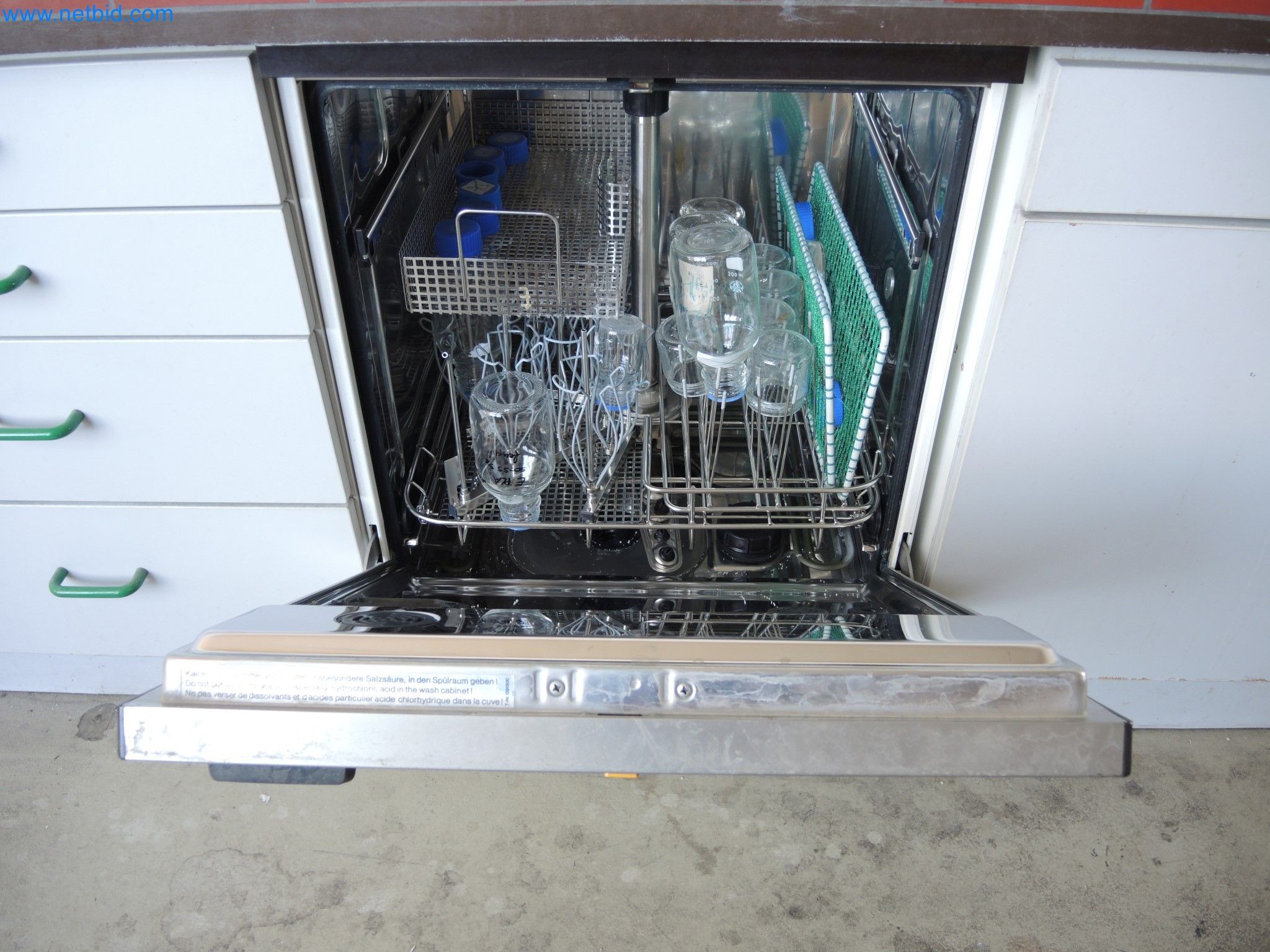 Machines for the production of insulation materials, EPS foam parts / particle foam components-2