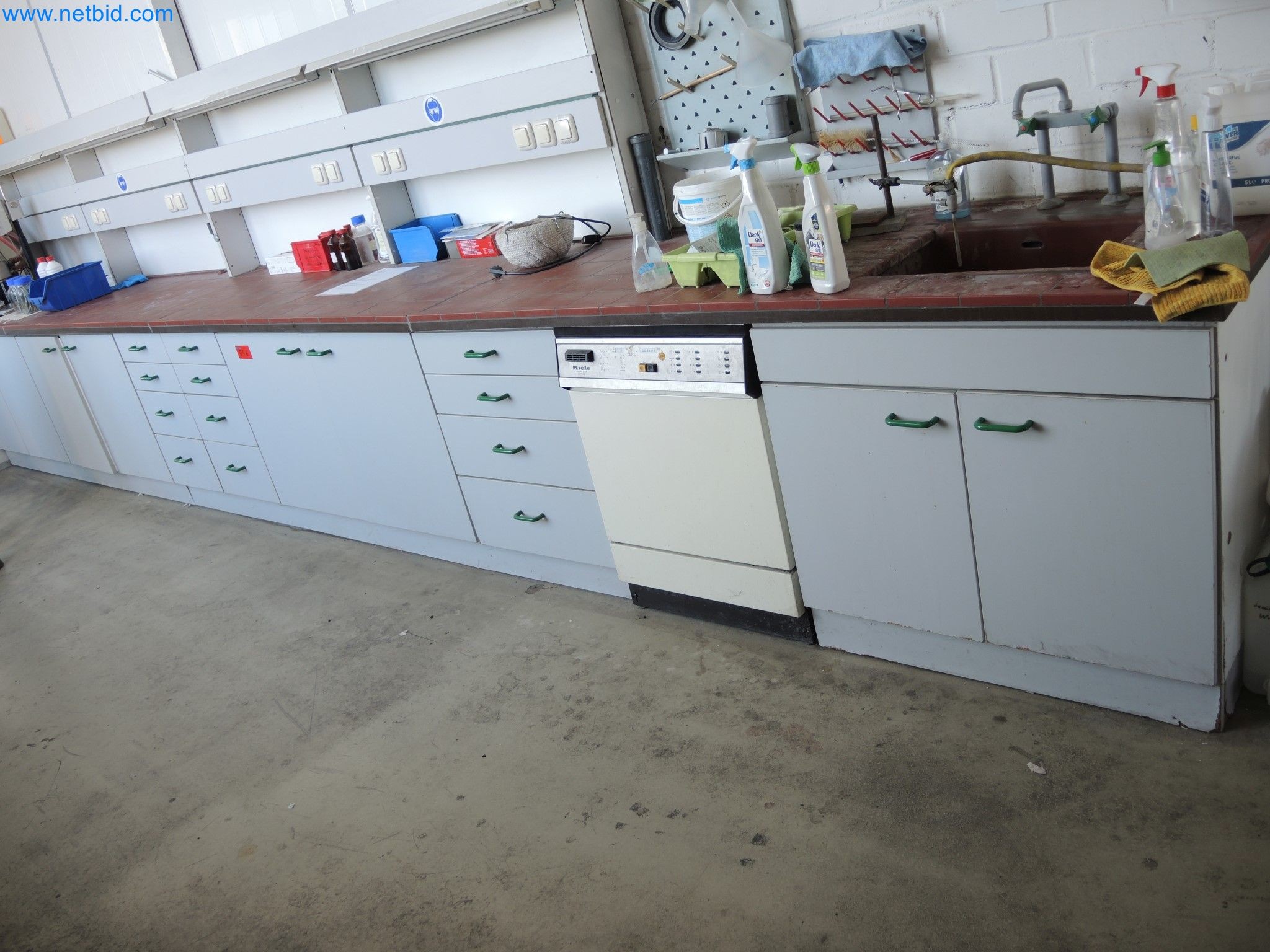 Machines for the production of insulation materials, EPS foam parts / particle foam components-1