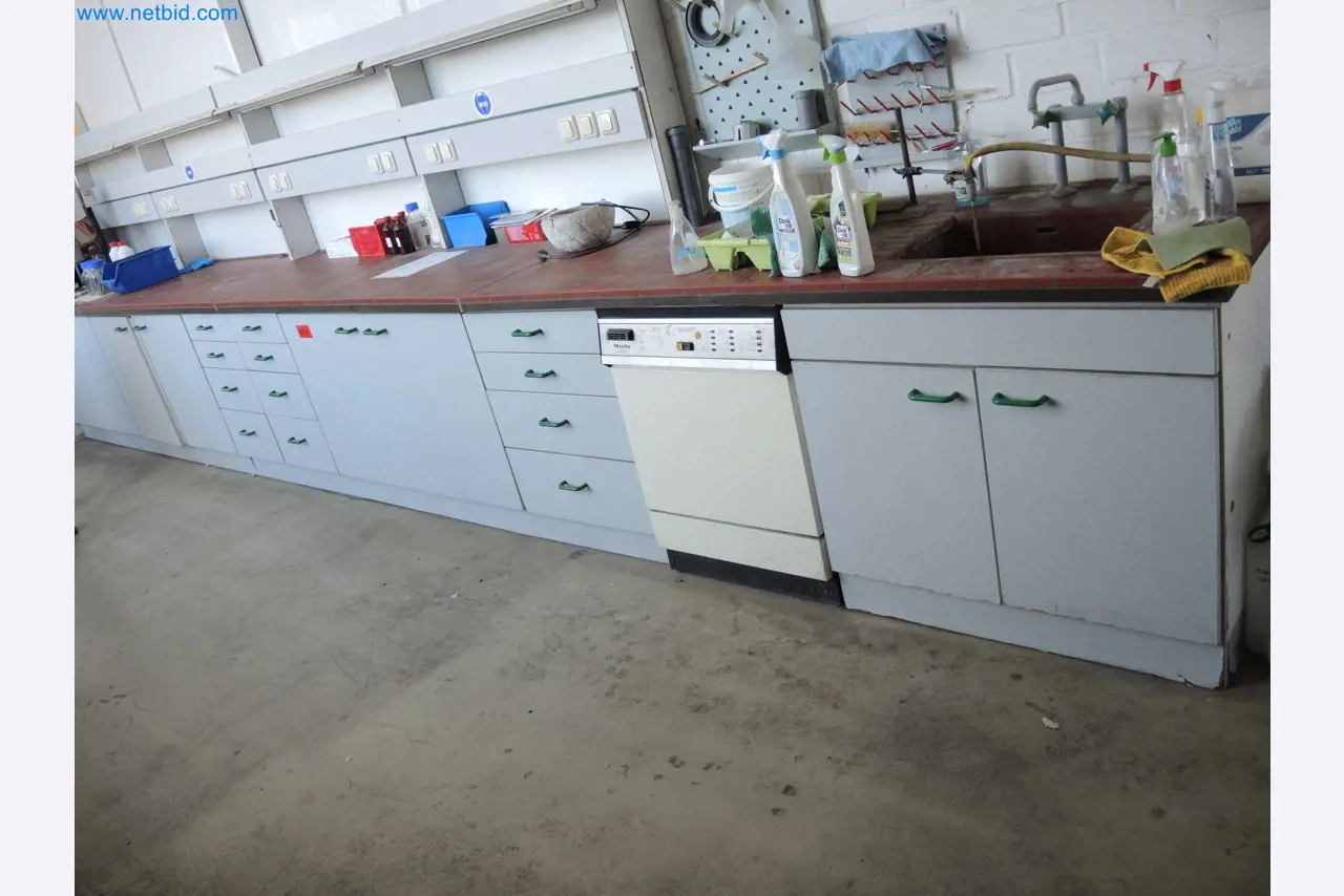 Machines for the production of insulation materials, EPS foam parts / particle foam components-1